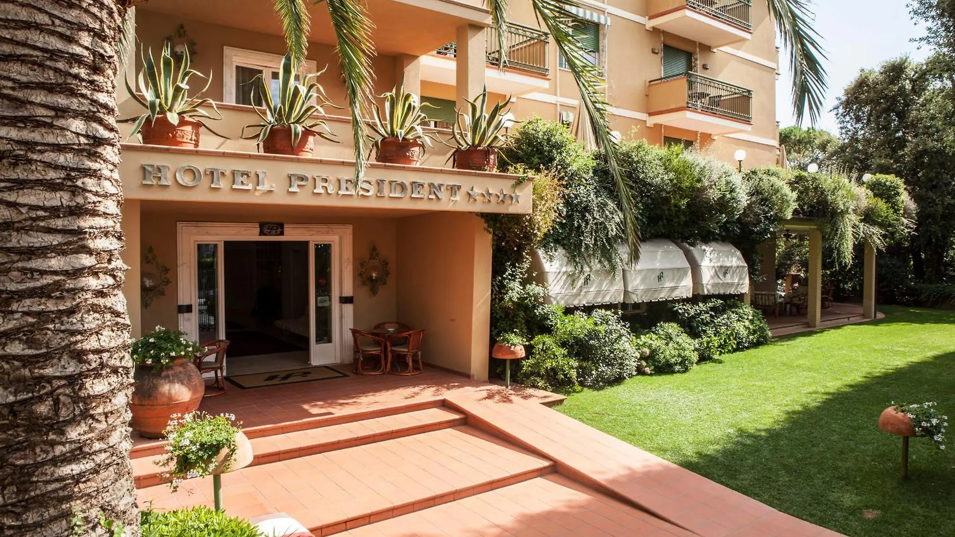 5 Hotel Vicino al Mare Monti Shopping Centre a Marina di Massa