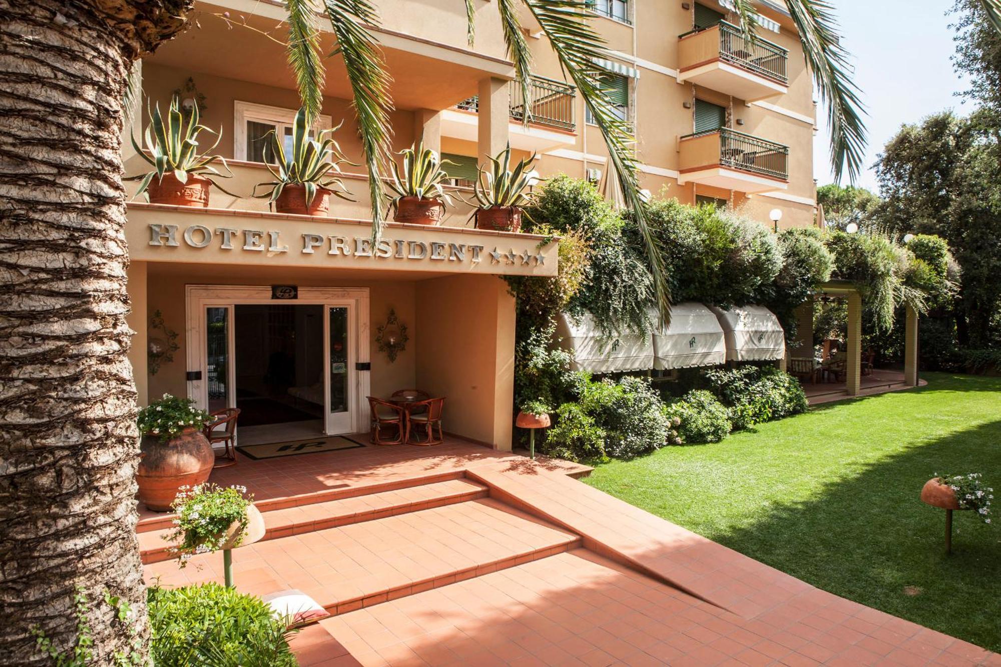 5 Hotel Vicino al Mare Monti Shopping Centre a Marina di Massa